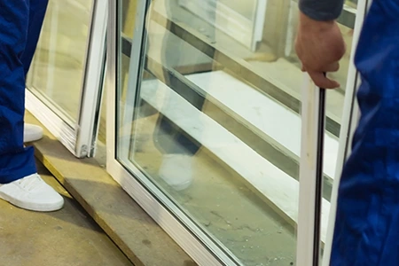 Commercial Glass Repair Technician in Vero Beach South, FL